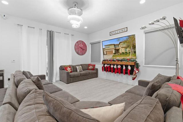 2281 Garden Farms Ave, Lathrop, CA 95330