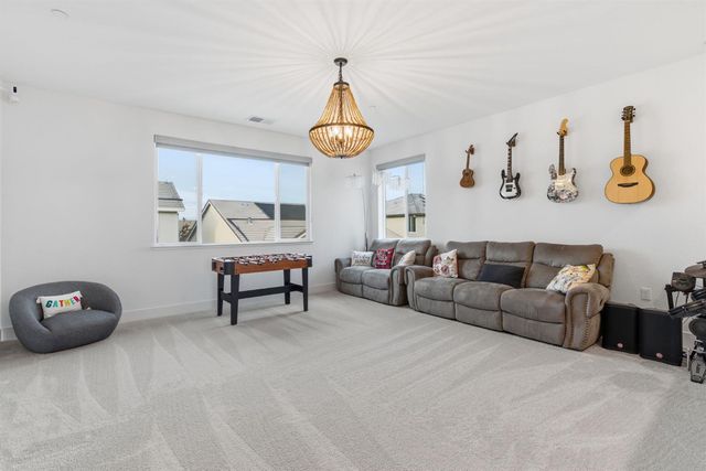 2281 Garden Farms Ave, Lathrop, CA 95330