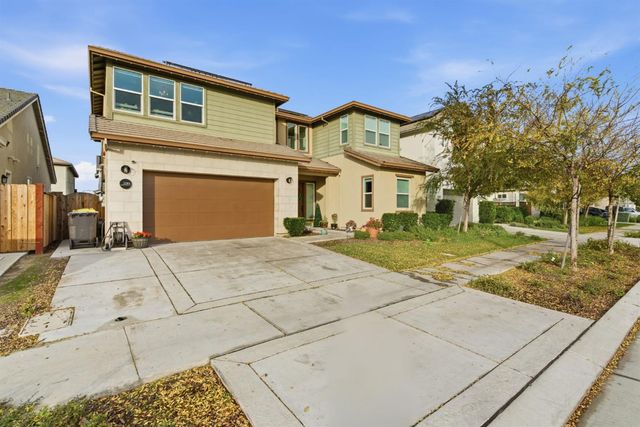 2281 Garden Farms Ave, Lathrop, CA 95330