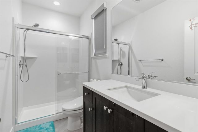 2281 Garden Farms Ave, Lathrop, CA 95330