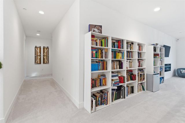 2281 Garden Farms Ave, Lathrop, CA 95330