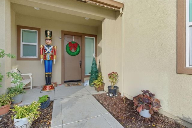 2281 Garden Farms Ave, Lathrop, CA 95330