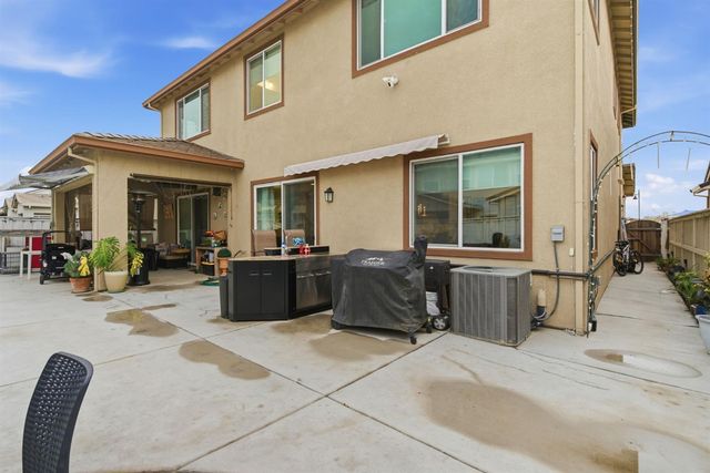 2281 Garden Farms Ave, Lathrop, CA 95330