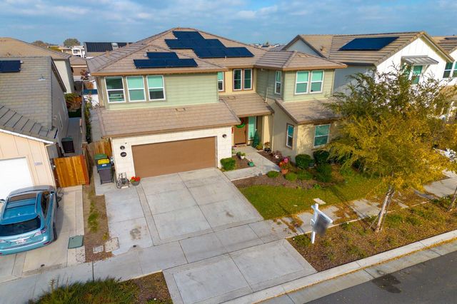 2281 Garden Farms Ave, Lathrop, CA 95330