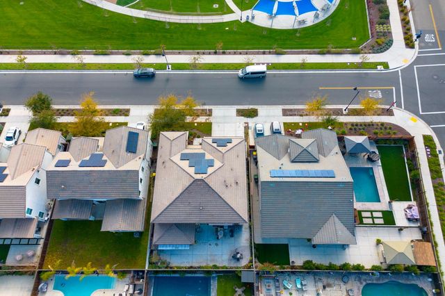 2281 Garden Farms Ave, Lathrop, CA 95330