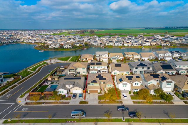 2281 Garden Farms Ave, Lathrop, CA 95330