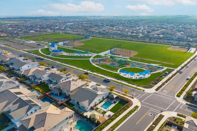 2281 Garden Farms Ave, Lathrop, CA 95330