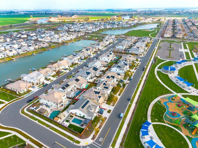 2281 Garden Farms Ave, Lathrop, CA 95330