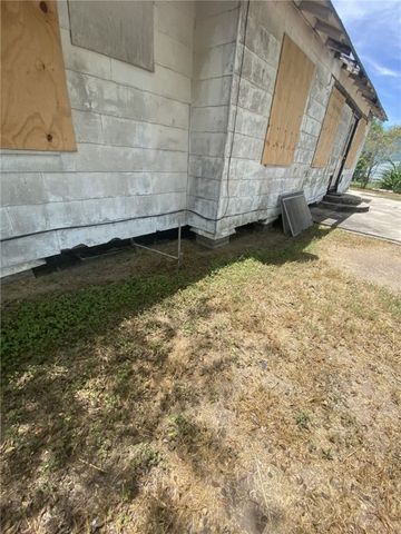 629 SW 7th St, Premont, TX 78375