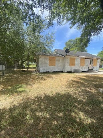 629 SW 7th St, Premont, TX 78375