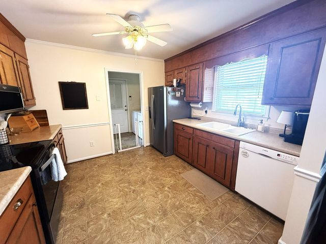 2305 Darden Dr., Florence, SC 29501