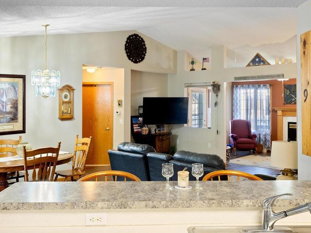 10137 Karston Cove NE, Albertville, MN 55301