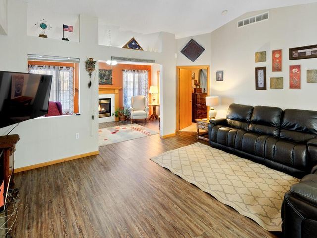 10137 Karston Cove NE, Albertville, MN 55301