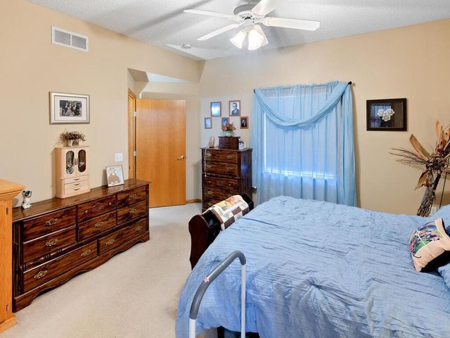 10137 Karston Cove NE, Albertville, MN 55301