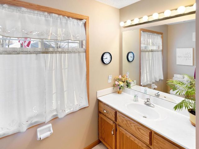 10137 Karston Cove NE, Albertville, MN 55301