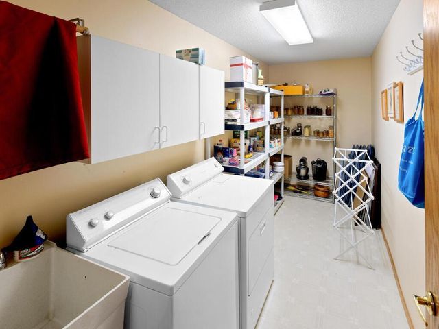 10137 Karston Cove NE, Albertville, MN 55301