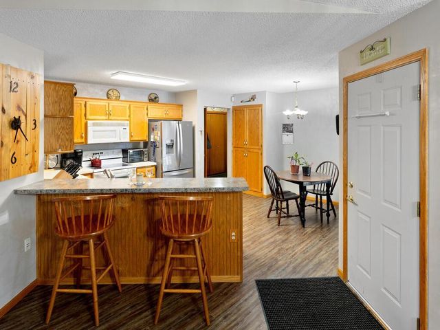 10137 Karston Cove NE, Albertville, MN 55301