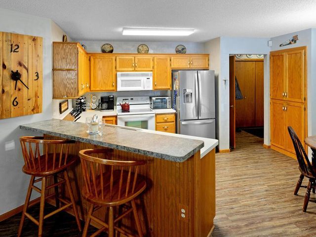 10137 Karston Cove NE, Albertville, MN 55301