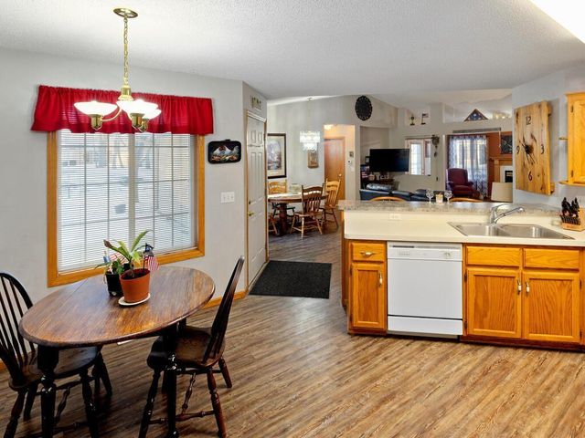 10137 Karston Cove NE, Albertville, MN 55301