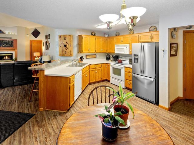 10137 Karston Cove NE, Albertville, MN 55301