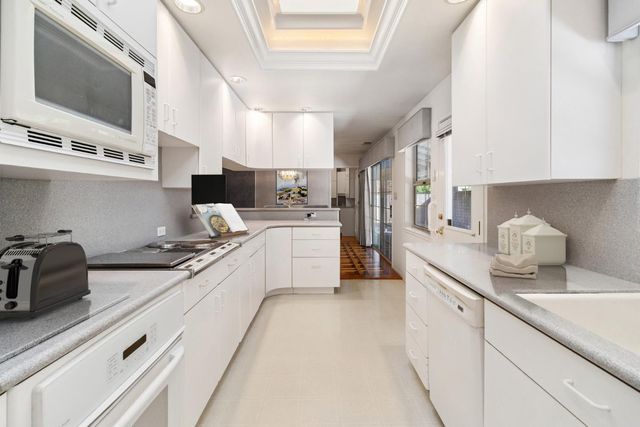 2953 Leta Ln, Sacramento, CA 95821