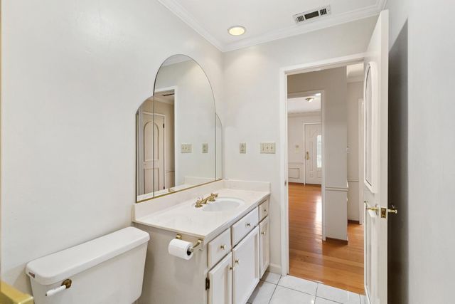 2953 Leta Ln, Sacramento, CA 95821