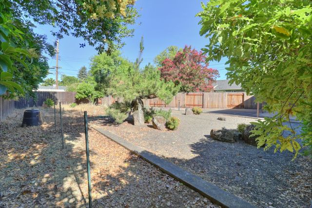 2953 Leta Ln, Sacramento, CA 95821