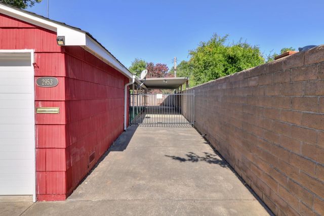 2953 Leta Ln, Sacramento, CA 95821