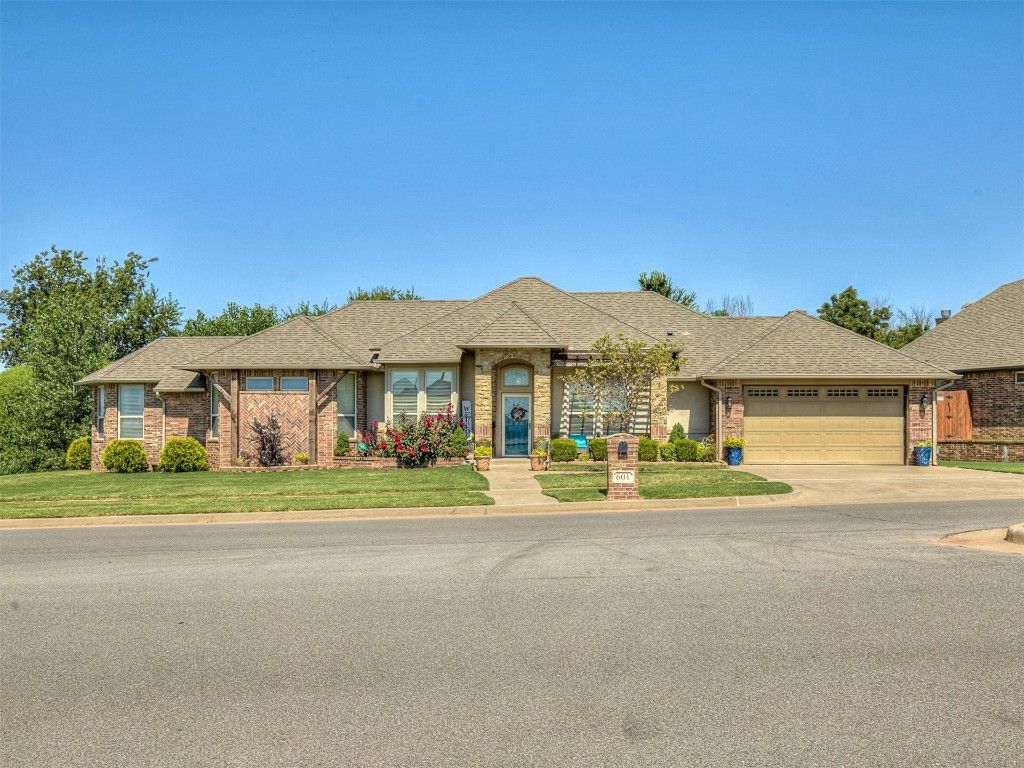 601 Irish Lane, Yukon, OK 73099