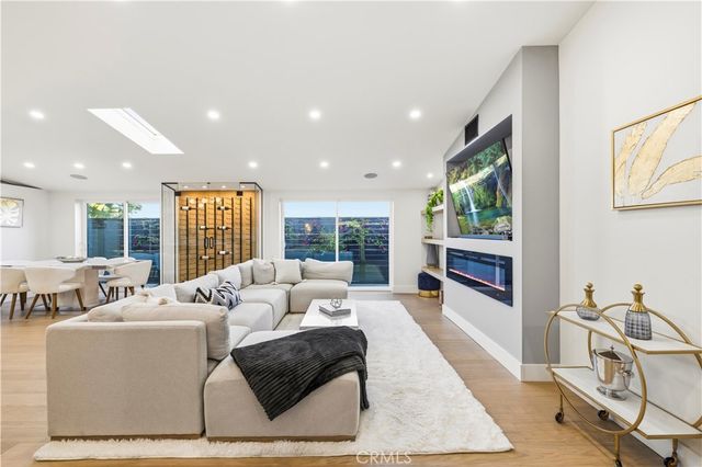 22263 Flanco, Woodland Hills, CA 91364