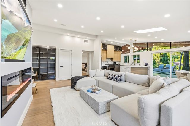 22263 Flanco, Woodland Hills, CA 91364