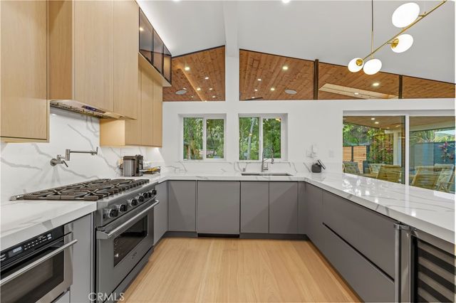 22263 Flanco, Woodland Hills, CA 91364