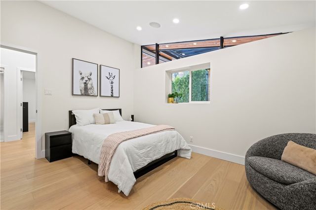 22263 Flanco, Woodland Hills, CA 91364