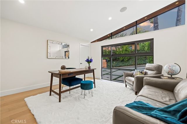 22263 Flanco, Woodland Hills, CA 91364