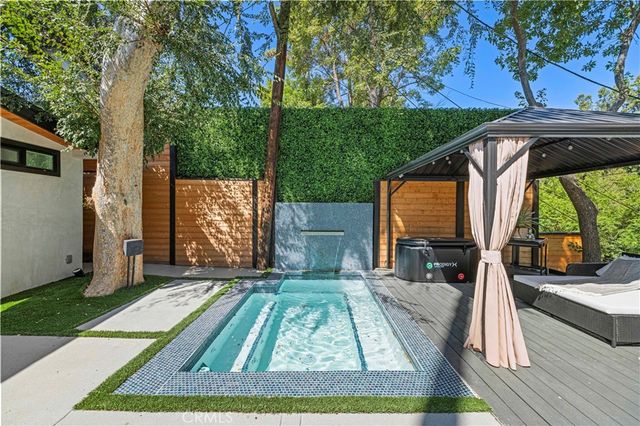 22263 Flanco, Woodland Hills, CA 91364