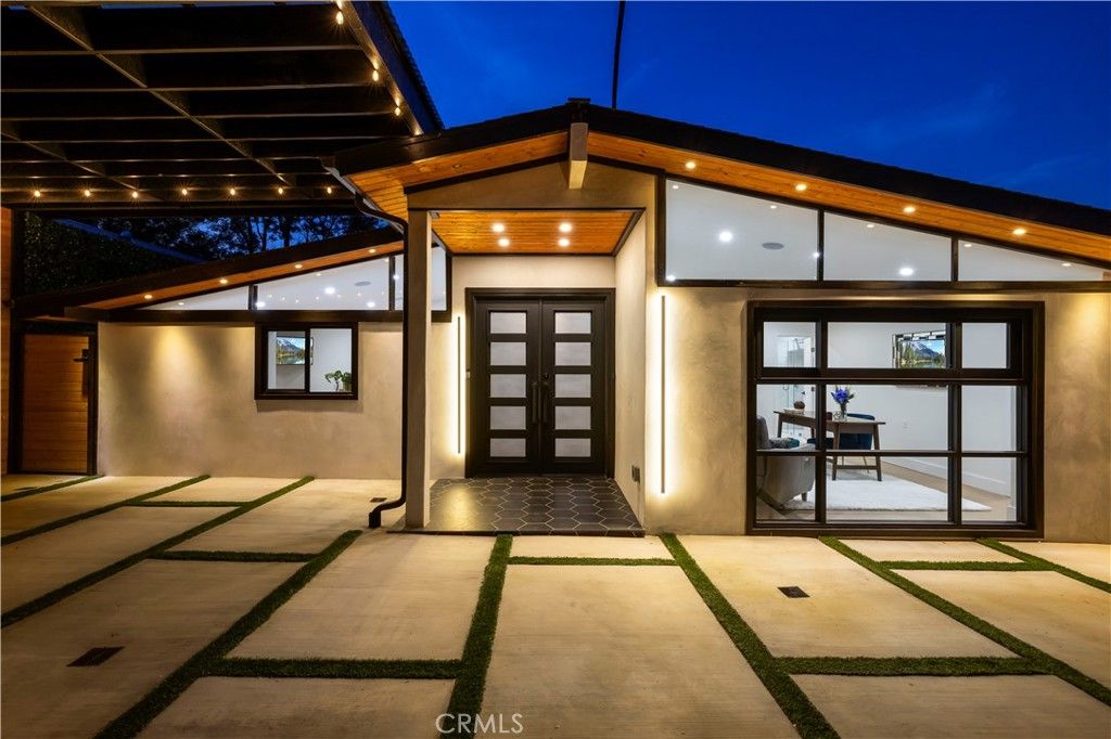 22263 Flanco, Woodland Hills, CA 91364