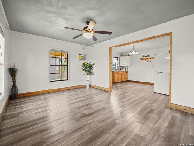 429 Palo Alto, Von Ormy, TX 78073