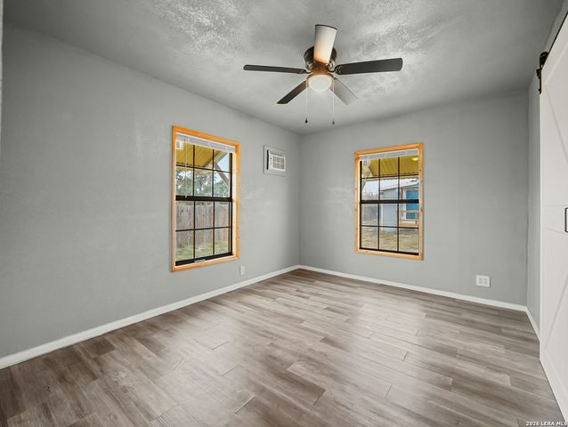 429 Palo Alto, Von Ormy, TX 78073