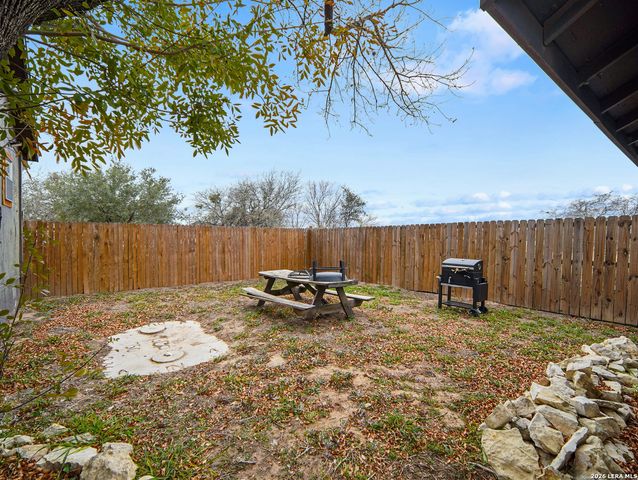 429 Palo Alto, Von Ormy, TX 78073