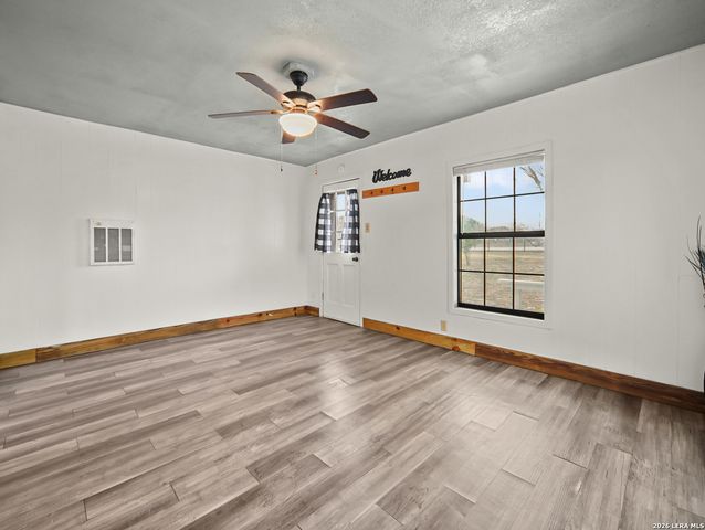 429 Palo Alto, Von Ormy, TX 78073