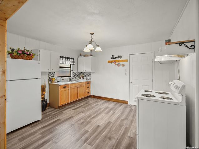 429 Palo Alto, Von Ormy, TX 78073