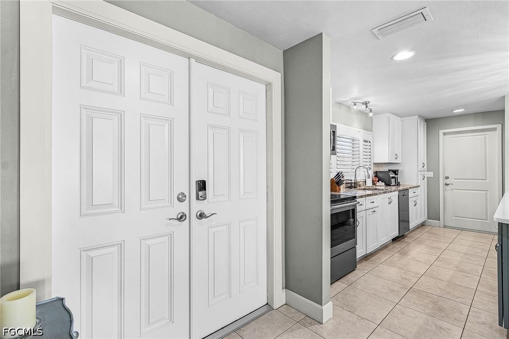 5129 York CT, Cape Coral, FL 33904
