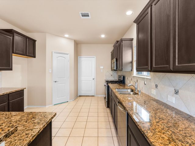 9912 FOX SQUIRREL Trail, Mckinney, TX 75071