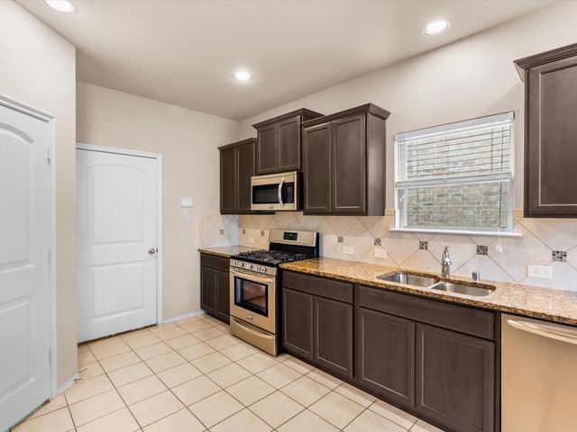 9912 FOX SQUIRREL Trail, Mckinney, TX 75071