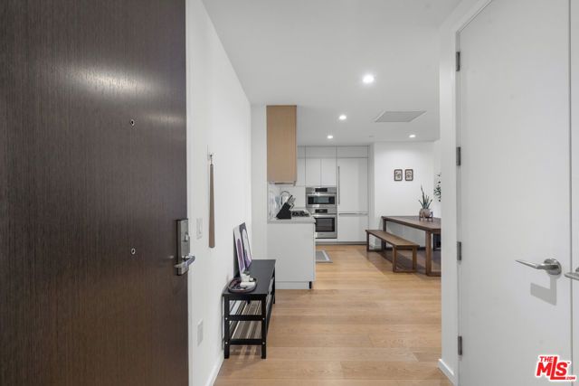 877 Francisco Street 1116, Los Angeles, CA 90017