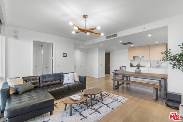 877 Francisco Street 1116, Los Angeles, CA 90017