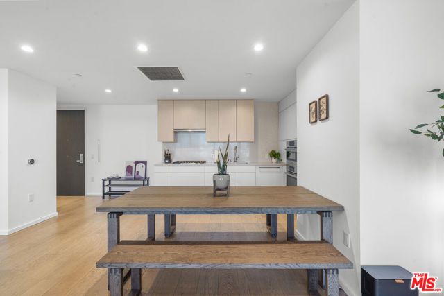 877 Francisco Street 1116, Los Angeles, CA 90017