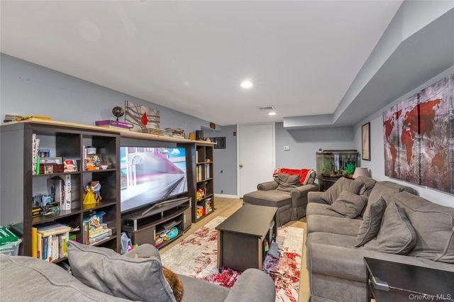 867 Preston Road, East Meadow, NY 11554