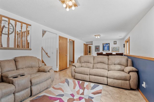 8936 Norwood Lane N, Maple Grove, MN 55369