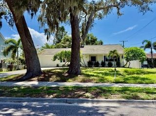 217 S SPRING BOULEVARD, Tarpon Springs, FL 34689
